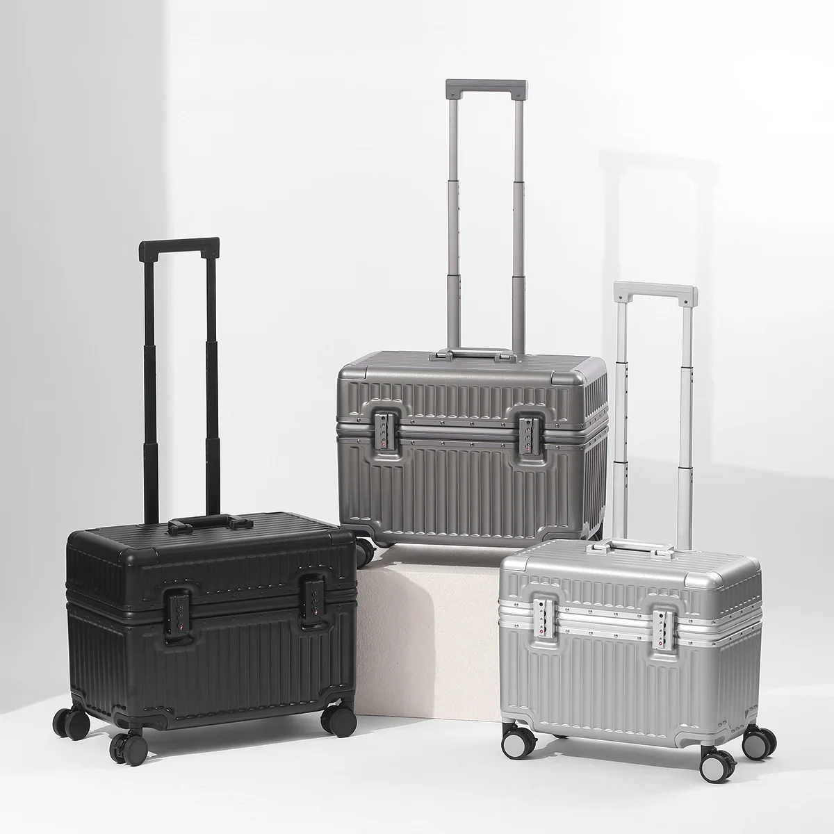 กระเป๋าเดินทางโครงอะลูมิเนียมข - Aluminum Frame Carry On Luggage บทวิจารณ์และราคา